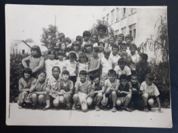 #15    Photo Noir Et Blanc Garçon Fille Photo D’école Photo De Groupe / Boy Girl School Photo Group Photo - Personas Anónimos