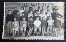 #15    Photo Noir Et Blanc Garçon Fille Photo D’école Photo De Groupe / Boy Girl School Photo Group Photo - Anonyme Personen