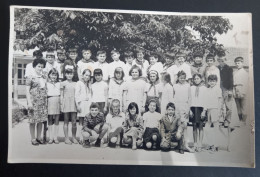 #15    Photo Noir Et Blanc Garçon Fille Photo D’école Photo De Groupe / Boy Girl School Photo Group Photo - Anonyme Personen