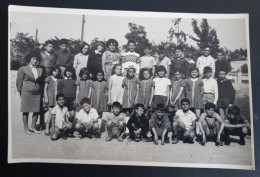 #15    Photo Noir Et Blanc Garçon Fille Photo D’école Photo De Groupe / Boy Girl School Photo Group Photo - Anonyme Personen