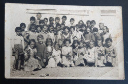 #15    Photo Noir Et Blanc Garçon Fille Photo D’école Photo De Groupe / Boy Girl School Photo Group Photo - Anonyme Personen