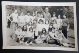 #15    Photo Noir Et Blanc Garçon Fille Photo D’école Photo De Groupe / Boy Girl School Photo Group Photo - Anonyme Personen