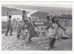 Village Girls, Gecekondu, Eyup, Istanbul, Turkey - Unused Postcard   - L Size 17x12cm  - LS3 - Turquia