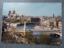 NOTRE DAME STATUE DE SAINTE GENEVIEVE - Notre Dame De Paris