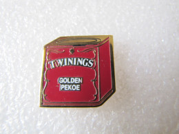 PIN'S   TWININGS    GOLDEN  PÉKOE - Beverages