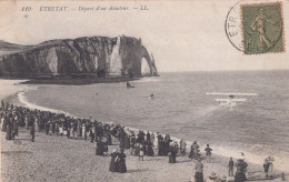 ETRETAT DEPART D UN AVIATEUR - Etretat