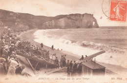 ETRETAT LA PLAGE PAR GROS TEMPS - Etretat