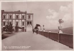 Cartolina Enna - La Passeggiata Di Piazza Crispi Ed Il Grande Albergo Belvedere - Enna