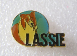 PIN'S     LASSIE  CHIEN  COLLEY - Animaux