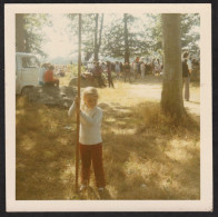 Jolie Photographie D'une Petite Fille à La Fête Folklorique De Pleslin-Trigavou Côtes-d'Armor, Bretagne, 70's, 8,8x8,8cm - Places