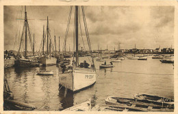 29 ROSCOFF. Barques Et Bateaux De Pêcheurs Dans Le Port 1935 - Roscoff