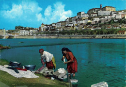 PORTUGAL - Femmes En Train De Laver Les Linges - Vue Sur La Ville - Animé - Carte Postale - Coimbra