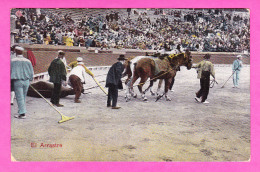 Corrida-22P64 El Arrastre, Chevaux Tirant Le Taureau Mort, Cpa Colorisée - Stierkampf