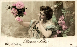 O7 - Carte Postale Fantaisie - Femme - Fleurs - Bonne Fête - MF Paris - Donne