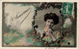 O7 - Carte Postale Fantaisie - Femme - Fleurs - Souvenir - Vrouwen