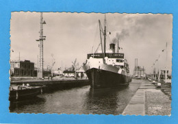 LE HAVRE - Le Sas -"Quinette De Rochemont" Avec Le "Gascogne" - Steamers