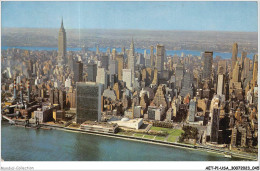 AETP1-USA-0024 - NEW YORK - With East River - Showing Empire State Building At Left And Chrysler And Pan Am Building - Empire State Building