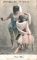 O7 - Carte Postale Fantaisie - Femmes En Costume - Kostums