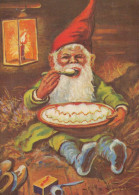 PAPÁ NOEL Feliz Año Navidad GNOMO Vintage Tarjeta Postal CPSM #PAW609.A - Santa Claus