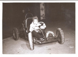 Photo Originale , Enfant En Kart Prêt à Partir , Dim. 11.5 Cm X 8.5 Cm - Automobile