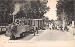 . 14 . RIVA-BELA . L'Arrêt Du Tramway . Loco à Vapeur . Animation . - Tram