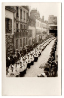 Procession Religieuse. Carte Photo Animée Non Située - Autres & Non Classés