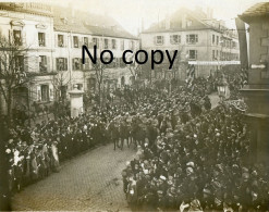 PHOTO FRANCAISE - ENTREE DES TROUPES FRANCAISES A SARREGUEMINES MOSELLE 1918 - GUERRE 1914 1918 - Krieg, Militär