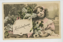 ENFANTS - LITTLE GIRL - MAEDCHEN - Jolie Carte Fantaisie Portrait Fillette Et Fleurs - Portretten