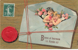 ANGES #MK48618 BONNE ET HEUREUSE ANNEE DEUX ANGES DANS UNE ENVELOPPE FLEURS ROSES - Engel