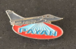 Pin's Avion PAYAN - Marque AGNES MOULIN - Avions