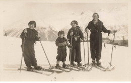 SUISSE #DC50818 PHOTO ST MORITZ FAMILLE A LA NEIGE SKI MONTAGNE - Mon