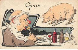 COCHONS #MK52842 UN HOMME EN PLEIN REPAS ET UN GROS COCHON - Varkens