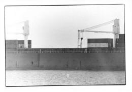 BATEAUX #PPMK1399 PHOTO UN PORTE CONTAINERS FRANCAIS ATTAQUE DANS LE GOLFE 13/07/87 - Boats