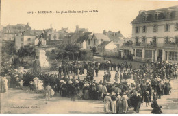 56 QUIBERON #AS38923 LA PLACE HOCHE UN JOUR DE FETE - Gourin