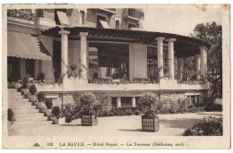 CPA 44 - LA BAULE (Loire Atlantique) - 132. Hôtel Royal. La Terrasse - La Baule-Escoublac