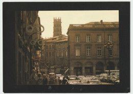 Toulouse - Le Capitole Et Clocher De L'Eglise Des Jacobins - Toulouse