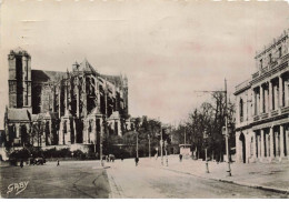 72 LE MANS AC#MK618 LA CATHEDRALE SAINT JULIEN ET LE THEATRE - Le Mans