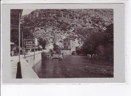 VAUCLUSE: Fontaine De Vaucluse, Photo Léon Peytaud, Café Petrarque Et Laure - Très Bon état - Sonstige & Ohne Zuordnung