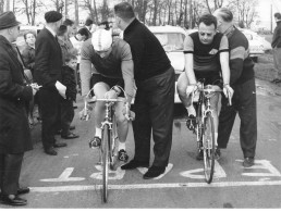CYCLISME PP#FG1438 CYCLISTE MICHEL DILLOARD GRANDE PHOTO 24 X 18 CM AU DEPART - Ciclismo