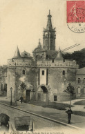 CAMBRAI - La Porte De Paris Et La Cathédrale - Animé - Cambrai