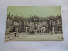 SOISSONS ( 02 Aisne ) HOTEL DE VILLE FACADE OUEST TRAVAUX OUVRIERS BROUETTE  BELLE VUE COLORISER - Soissons