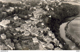 D64  CAMBO-LES-BAINS  Vue Générale Et La Nive  ..... ( Défaut De Surface ) - Cambo-les-Bains