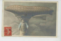 AVIATION - DIRIGEABLES - Jolie Carte Fantaisie Bébé Transporté Par Le Dirigeable "LA PATRIE " - Airships