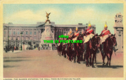 R595910 London. Guards Entering Mall From Buckingham Palace. Tokim. Colourgraph - Autres & Non Classés