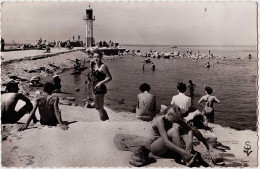 30 - B23118CPSM - GRAU DU ROI - La Jetee Et Le Phare De La Rive Droite - Bon état - GARD - Le Grau-du-Roi