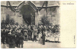 13 - B23345CPA - ARLES - Une Arlésienne - Fète église - Militaires - Carte Pionniere - Très Bon état - BOUCHES-DU-RHONE - Arles