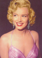 MARILYN MONROE Personnages Célèbres Chanteurs Et Musiciens Vintage Carte Postale CPSM #PBV970.FR - Cantanti E Musicisti