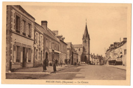 CPA 53 - PRE-EN-PAIL (Mayenne) - Le Centre (petite Animation) - Ed. R. Caron - Pre En Pail