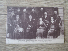 JAPON JEUNES MARIES PARENTS ET PRETRE JAPONAIS FAMILLE - Sonstige & Ohne Zuordnung