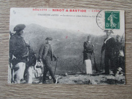 CHASSEURS ALPINS  CARABINIERS ET SOLDATS ITALIENS AU COL BOISSON ANIMEE PUBLICITE BISCUITS NINOT ET BASTIDE - Regimenten